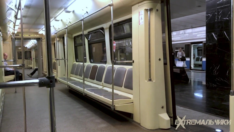 Extremalchiki: Handjob jam subway tergesa-gesa