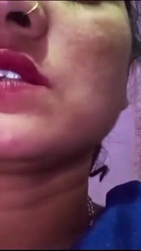 Bhabhi India Memberikan Bibir Seksi Bercium Kepada Semua Peminatnya