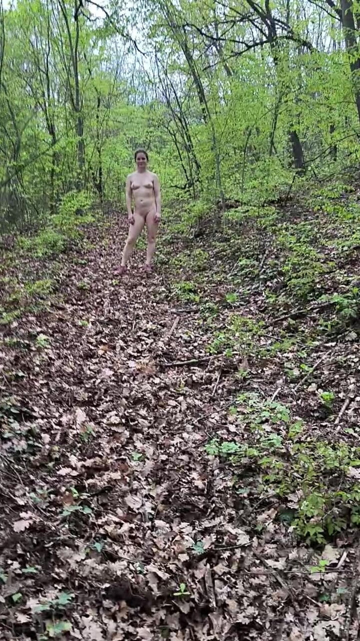 FenekManul: Caminata poco desnuda por el bosque