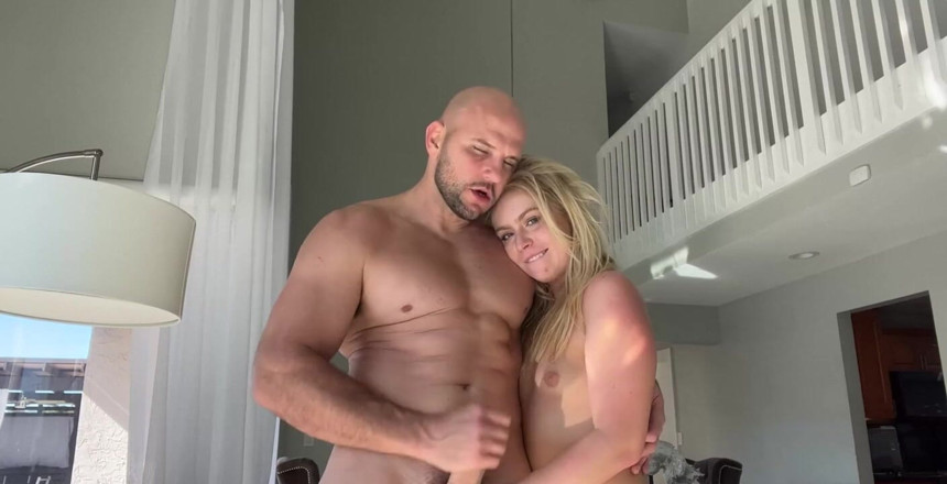 J-Mac: La blonde sexy Krissy Knight est prête à se faire baiser...