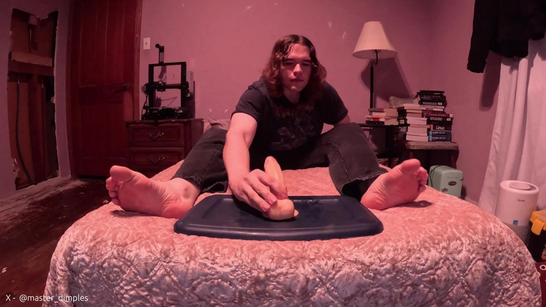 Mr Dimples: 我给我的假阳具足交