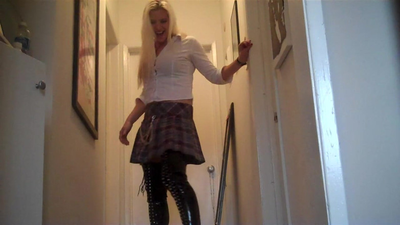Cryptostudios: Tabitha - Ballbusting 240