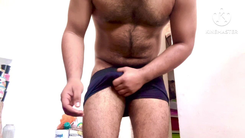 Desi__Panda: Desi peludo padrastro mostrando su cuerpo a bhabi y desnudo...