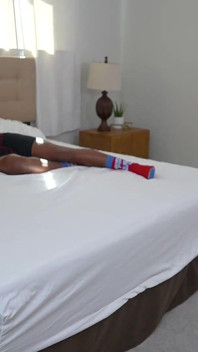 Savvy g si istri hot kulit hitam dengan tubuh aduhai lagi asik ngentot memek jessica jax habis-habisan sampai lubangnya menganga lebar