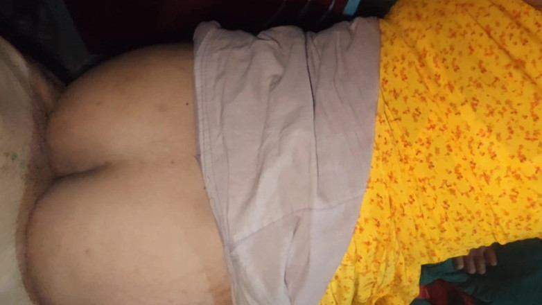 Village sexy couple Video: Moje panenská přítelkyně si vezme mého velkého čůráka do její kundičky....