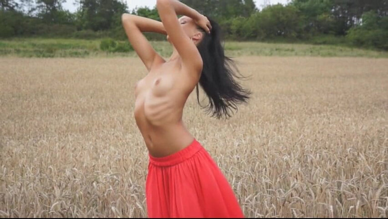 Watch4beauty: Máková holka