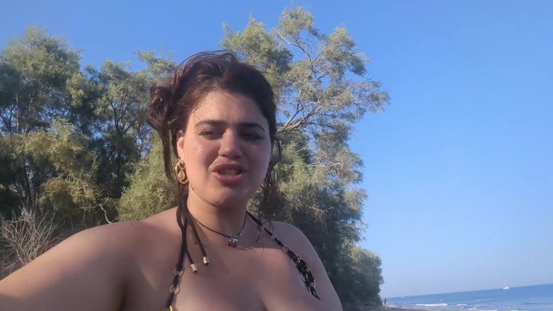 LuciaLatinaGomez: in spiaggia e facciale