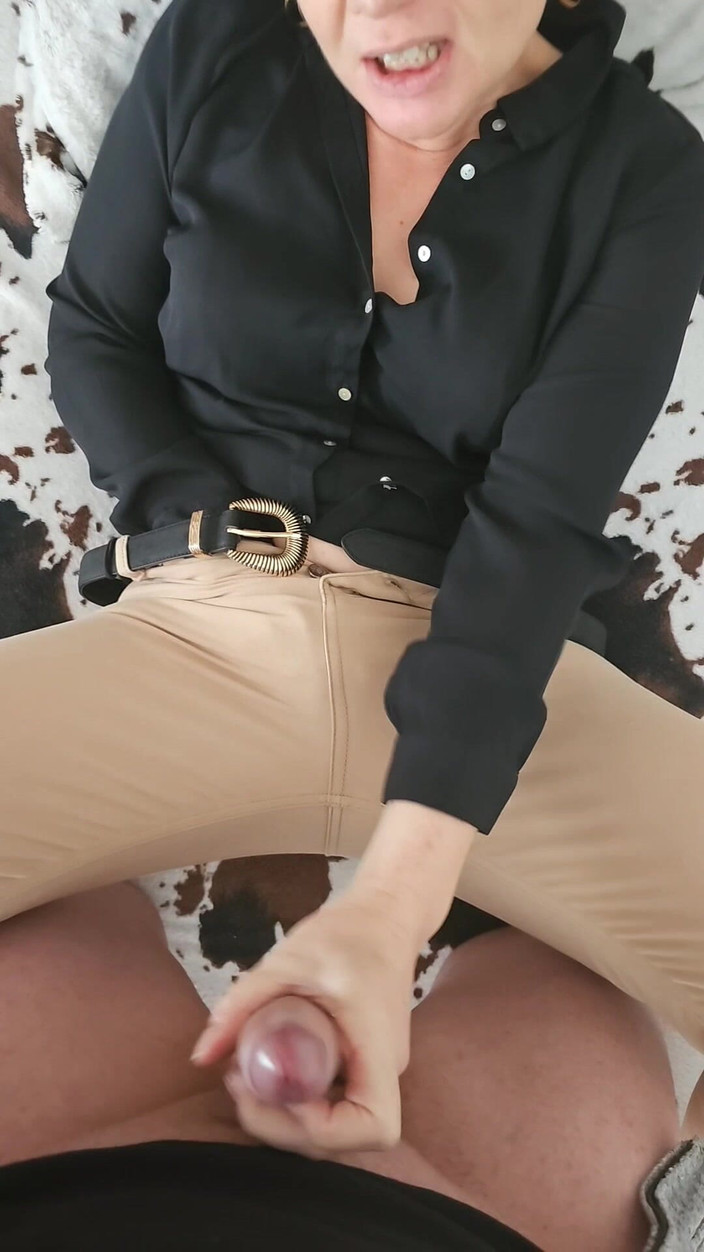 Sofy13: Honění a výstřik na moji blůzu