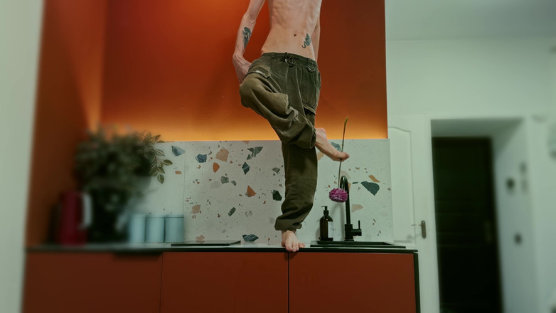 HotDogs studio: Twink se baví ve studiové kuchyni