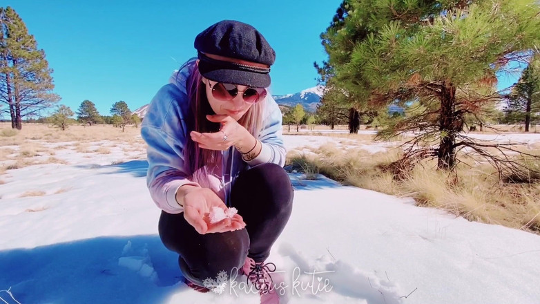 kactus kutie: Sua namorada come sua neve amarela