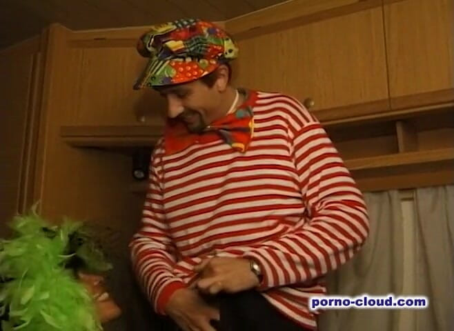 Porno Cloud: Carneval anal mit Ronda
