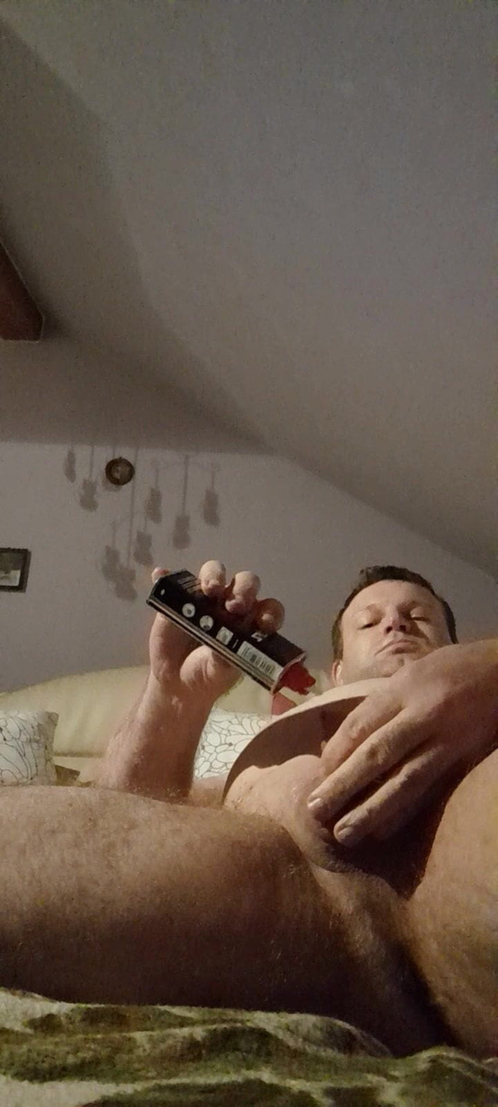 Paddy studio: Heat the little one up a bit with Zippo lighter...