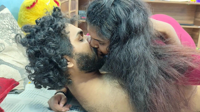 Vaishnavysharunraj: 男主礼服女孩勾引她的男朋友并和他一起深喉口交