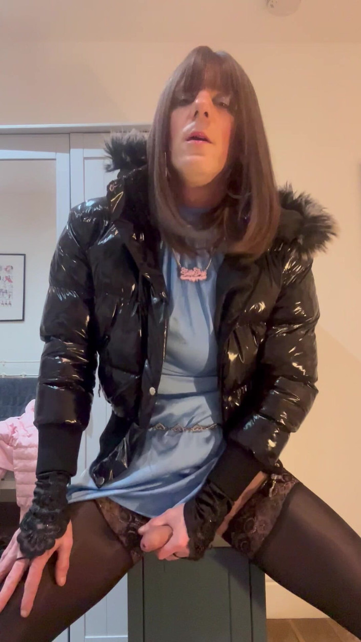 Jessica silk: Jess Silk cưỡi cu giả