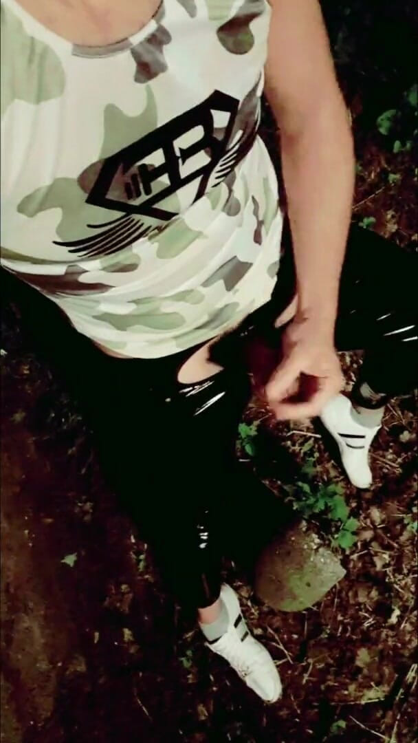 Slutboyben: Slutboyben Cam4 Sexy Lateks dziwka publicznie odsłonięta