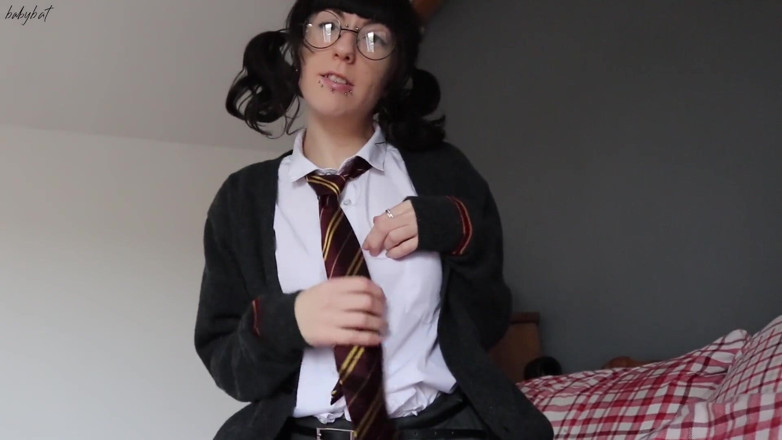 Fetpup: Zonder condoom een griffindor-meisje neuken