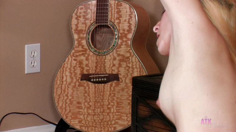 ATK Girls: Hành động.