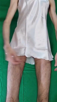 ลองเสื้อคลุมนอน กางเกงใน และสายรัดตูด