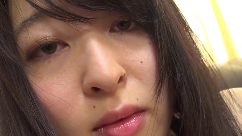 JAPAN IN LOVE: Roztomilá sexy Jap Scéna-1 prsatá japonská teenagerka Kaoru Miyashiro si...