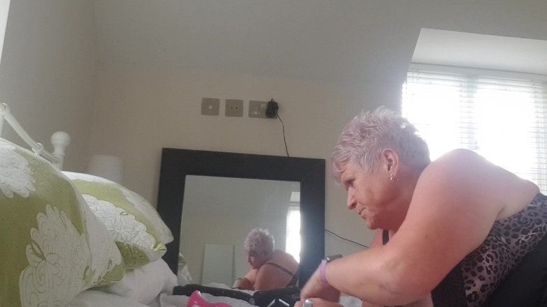 Uk Joolz: Anal training ready for his big cock