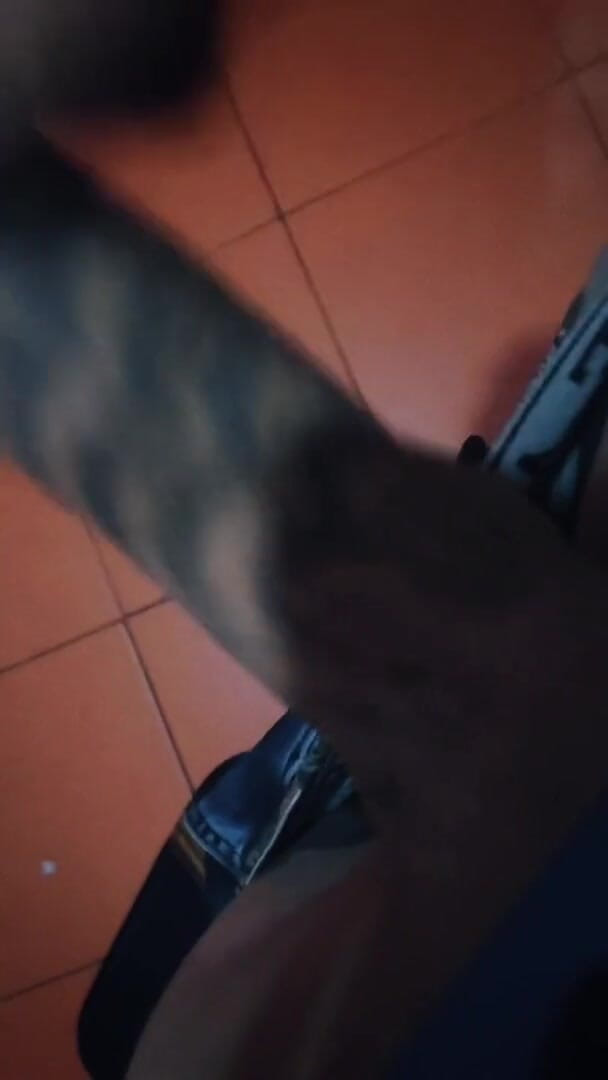 Hard big Tatooed cokk!: Seviyor