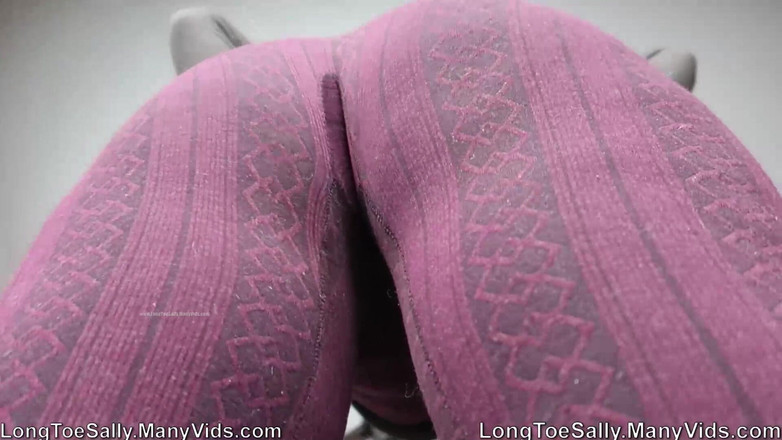 Long Toe Sally Big Buns: Flop Plop a asshole