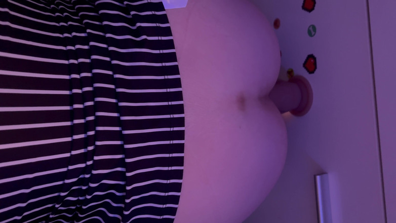 Naomi Pink: Consolador follando mi esposa