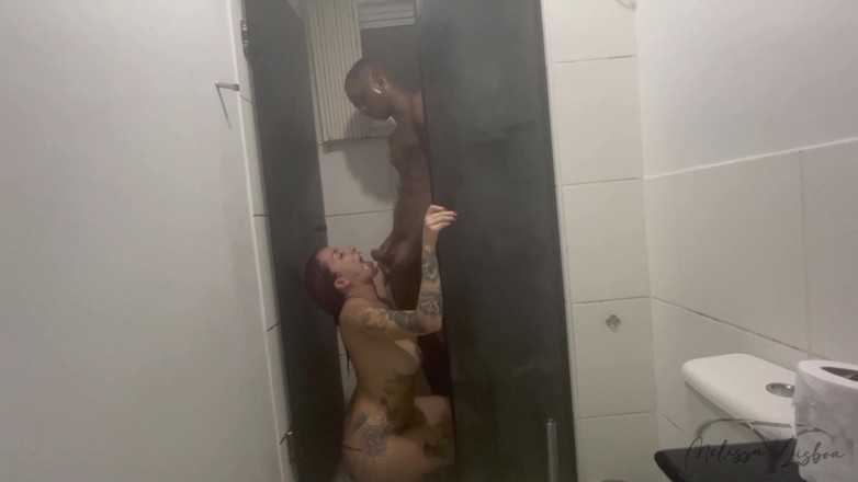 MaikinhoLisboa: Ela Entrou No Chuveiro Comigo Depois Que Marido Foi Trabalhar,...