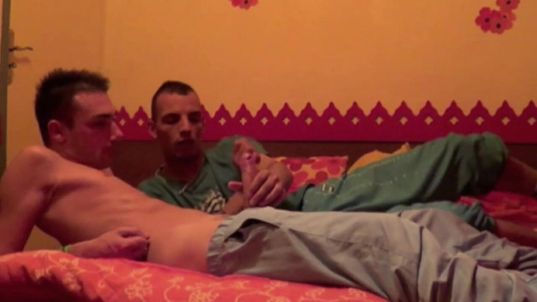 Sneaker Sex Kinky: Sneake extaze at home in jogging