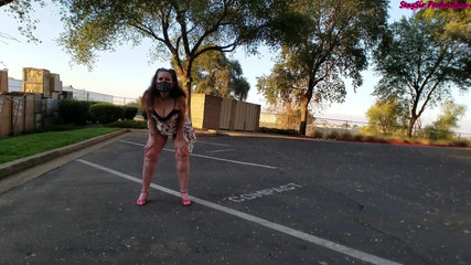 Sexy Sandra N Sir Christopher: 万圣节印花连衣裙肛交挑逗