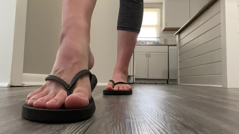 footivities: Model flip flop dan menjuntai kaki alami