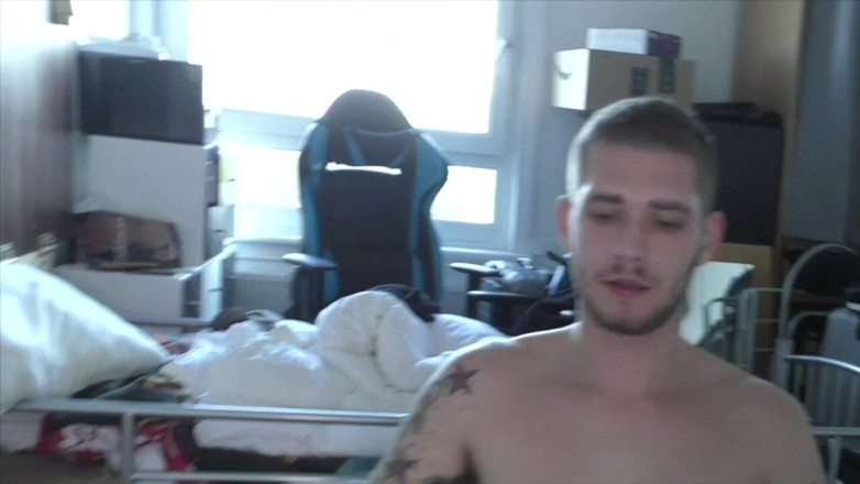 TRANSBOY STUDIO PUSSY MAN: FTM adam onu heteroseksüel bir adama veriyor