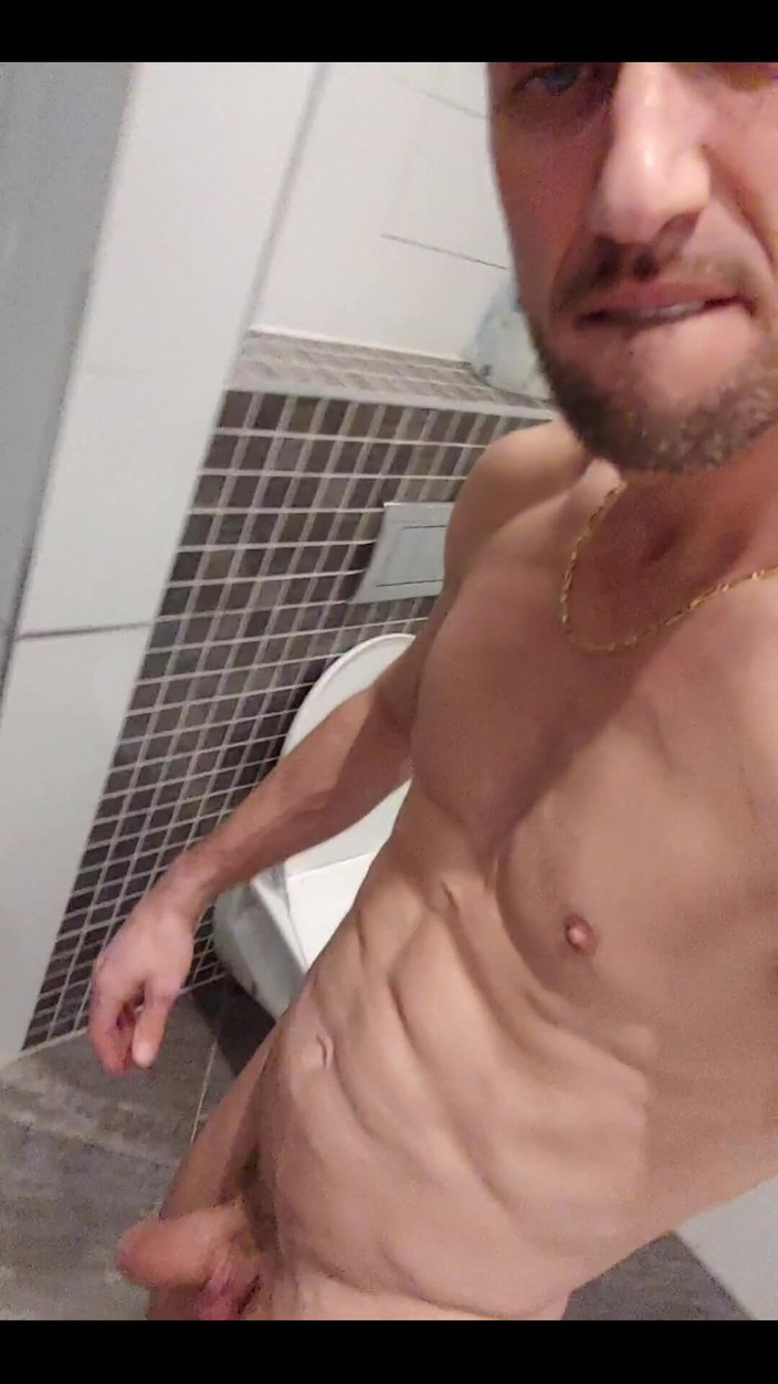 Boy jerking off: Im Home