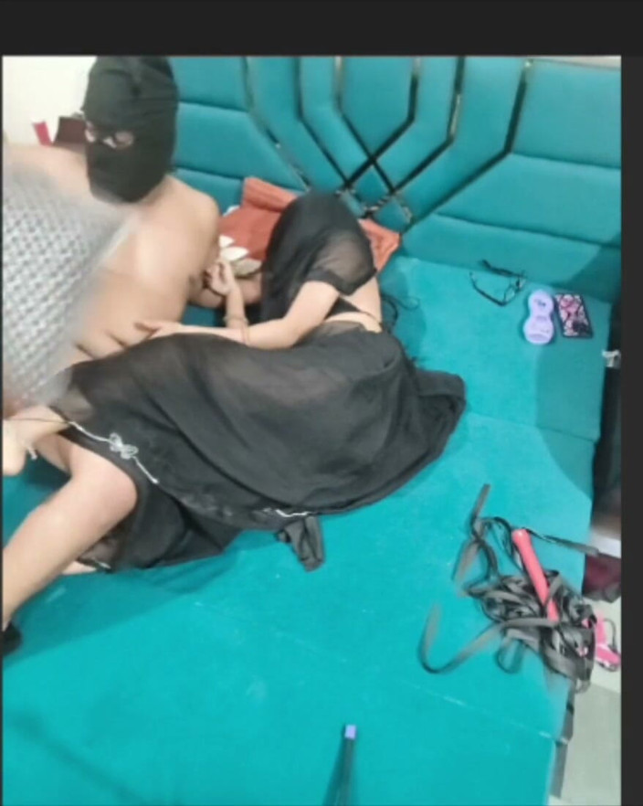 Annumastani: Indian stepfather Used Teen in Saree
