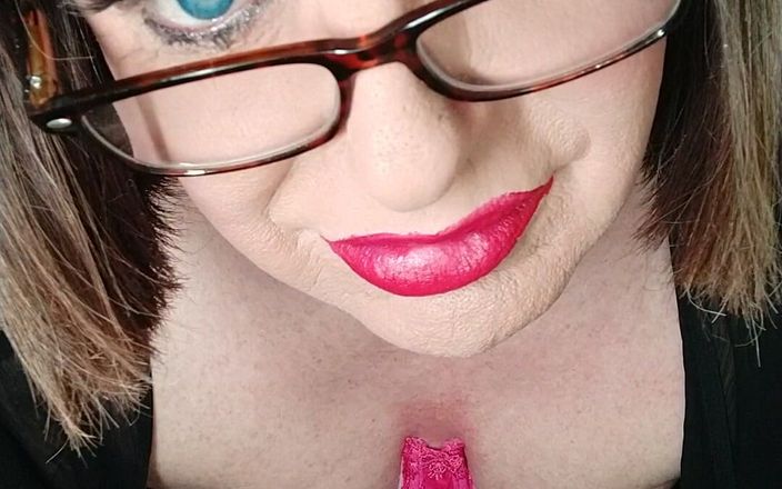 Emma Browne: Stoute trans-roodharige speelt solo