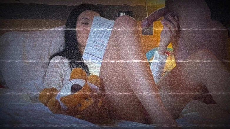 Ignoring Handjobs: Sexy hubená děvka se snaží udělat chlapa v hotelovém pokoji...