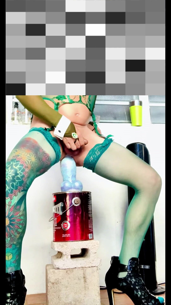 Benito414: Waria imut lagi asik ngentot dildo sambil pakai celana dalam