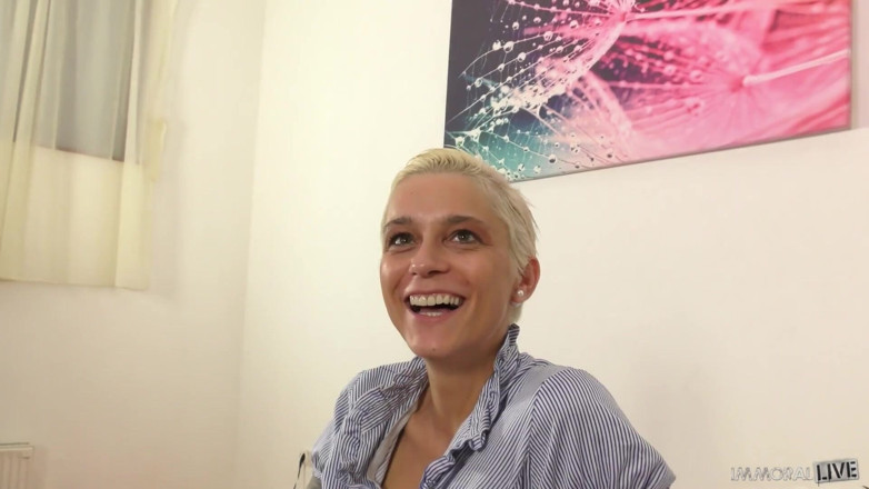 Immoral Live: La donna selvaggia mila milan desidera un grande cazzo