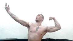 Hunky time: uctívání svalu