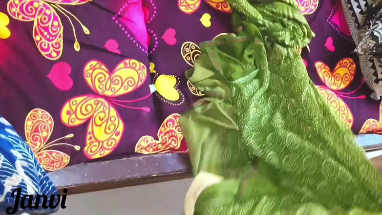 Village studio: Meine stiefschwester lud mich zum sex ein, als sie allein...