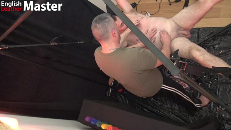 EnglishLeathermaster: Vosková hra na mém partnerovi