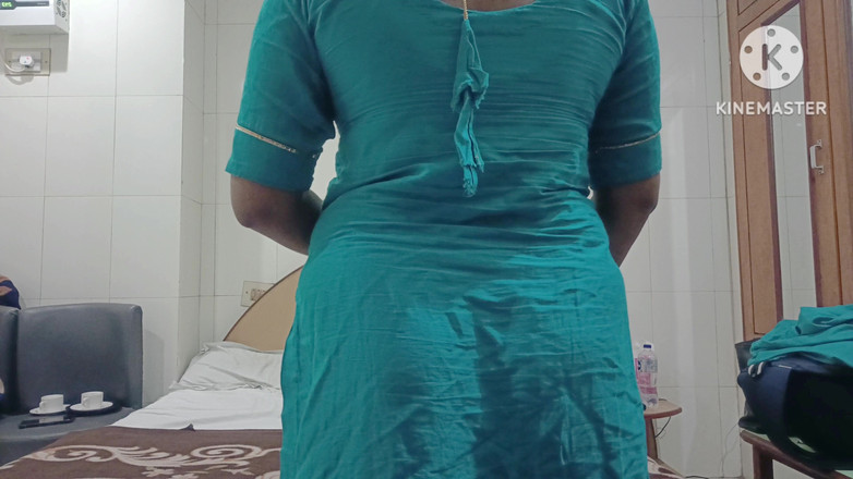 Poojakabir: Min fru knullas av en annan man och jag tittar