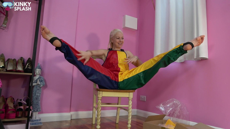 UKCuteGirl: Farmerrain rainwear unbox - vinyl pinafores, southwest, Mittens &amp; fantasi becek