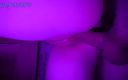 Violet Purple Fox: Menina suculenta quer um pau grande em sua buceta molhada