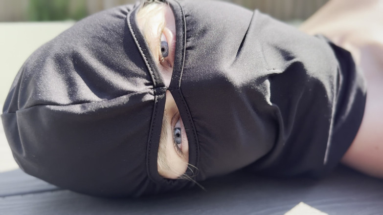 Lil Miss Mask: Perect Body Girl Fucks Herself