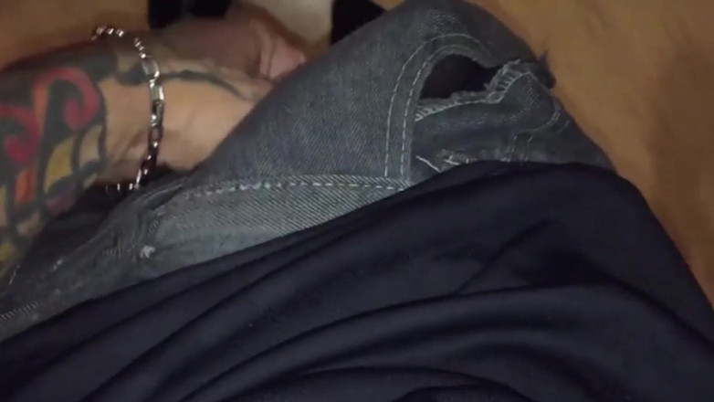 pornland: Hermosa flaca joven en motel apretado