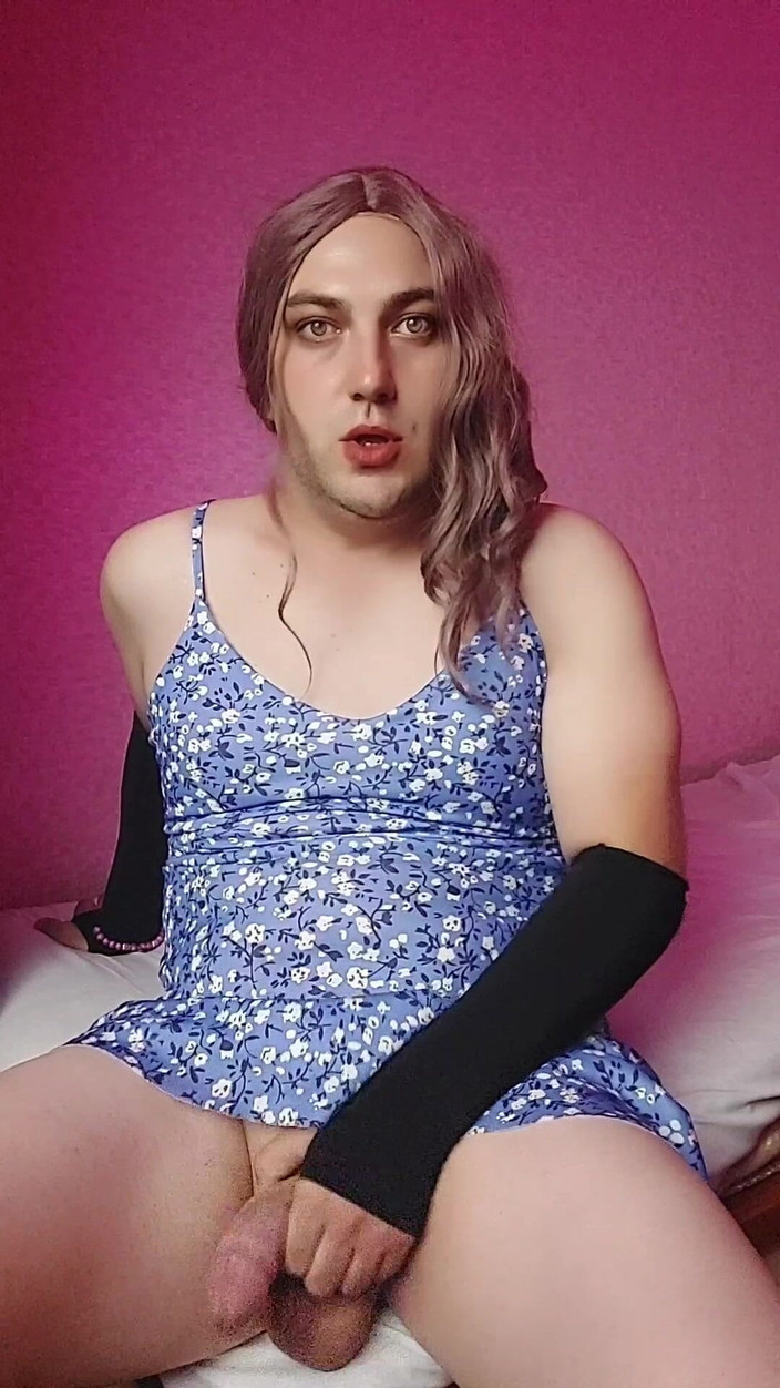 Kitty_Cross: The Best Masturbating Cute Crossdresser Babe Blonde Model Big Butt...