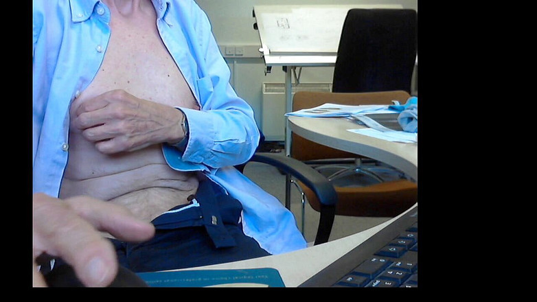 Silver Fox Sex: Thoát y và sục cu tại nơi làm việc