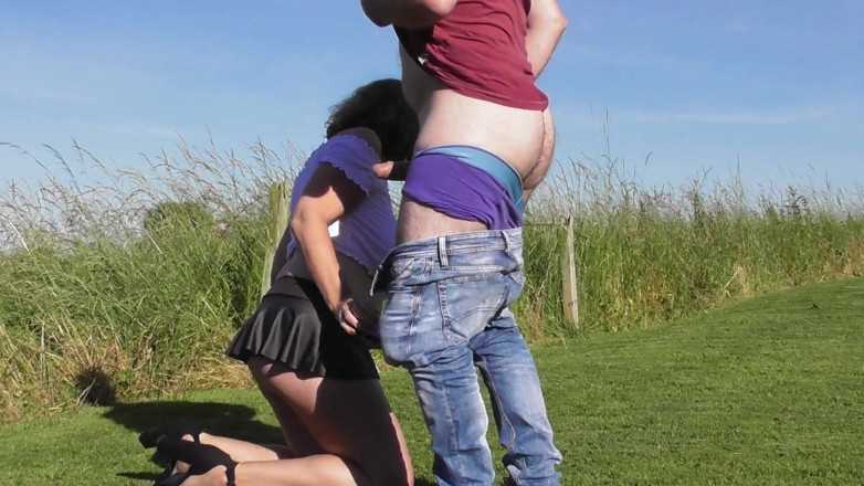 Camilla Creampie: Pipe dans la nature, baise et creampie