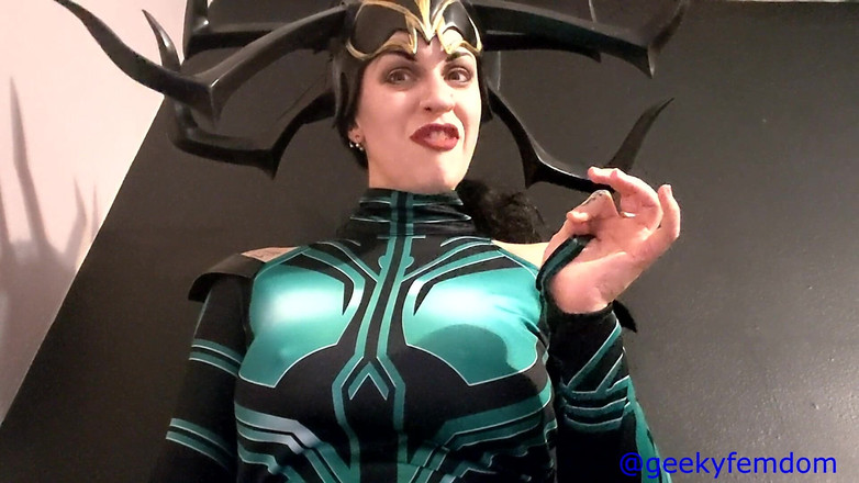 Geeky Femdom: Хела війна на Різдво дивлячись Джессіка